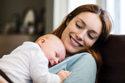 4 Ways Breastfeeding Helps Moms and Babies Bond