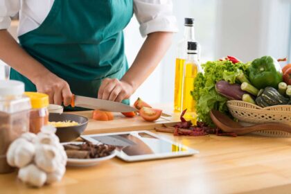 The Difference Between Cook and Chef